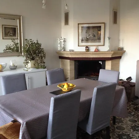 Le Chateau - Chateau Le Noble