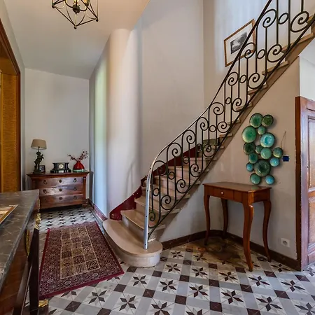 Le Chateau - Chateau Le Noble *